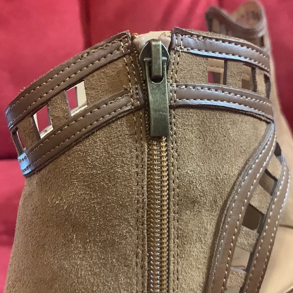 Franco Sarto Tan Suede Greenwich Open Toe Booties Size 9 - Picture 9 of 11